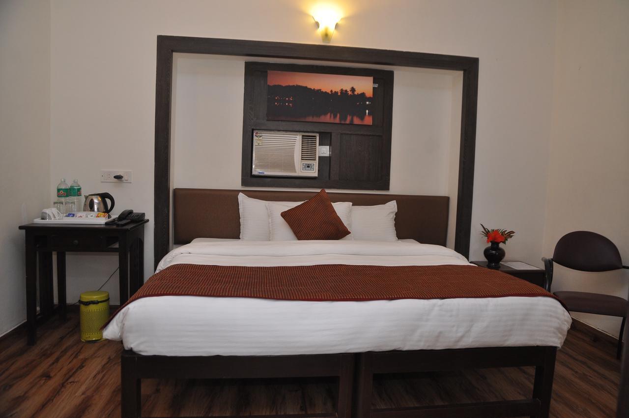 Hotel Antara Goa Marmagao Exterior foto
